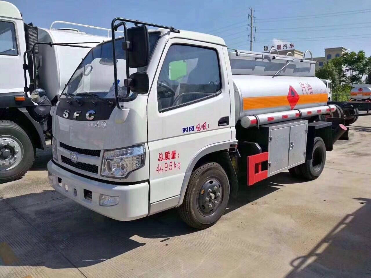 時(shí)風(fēng)風(fēng)順加油車(chē)圖片 時(shí)風(fēng)風(fēng)順加油車(chē)圖片