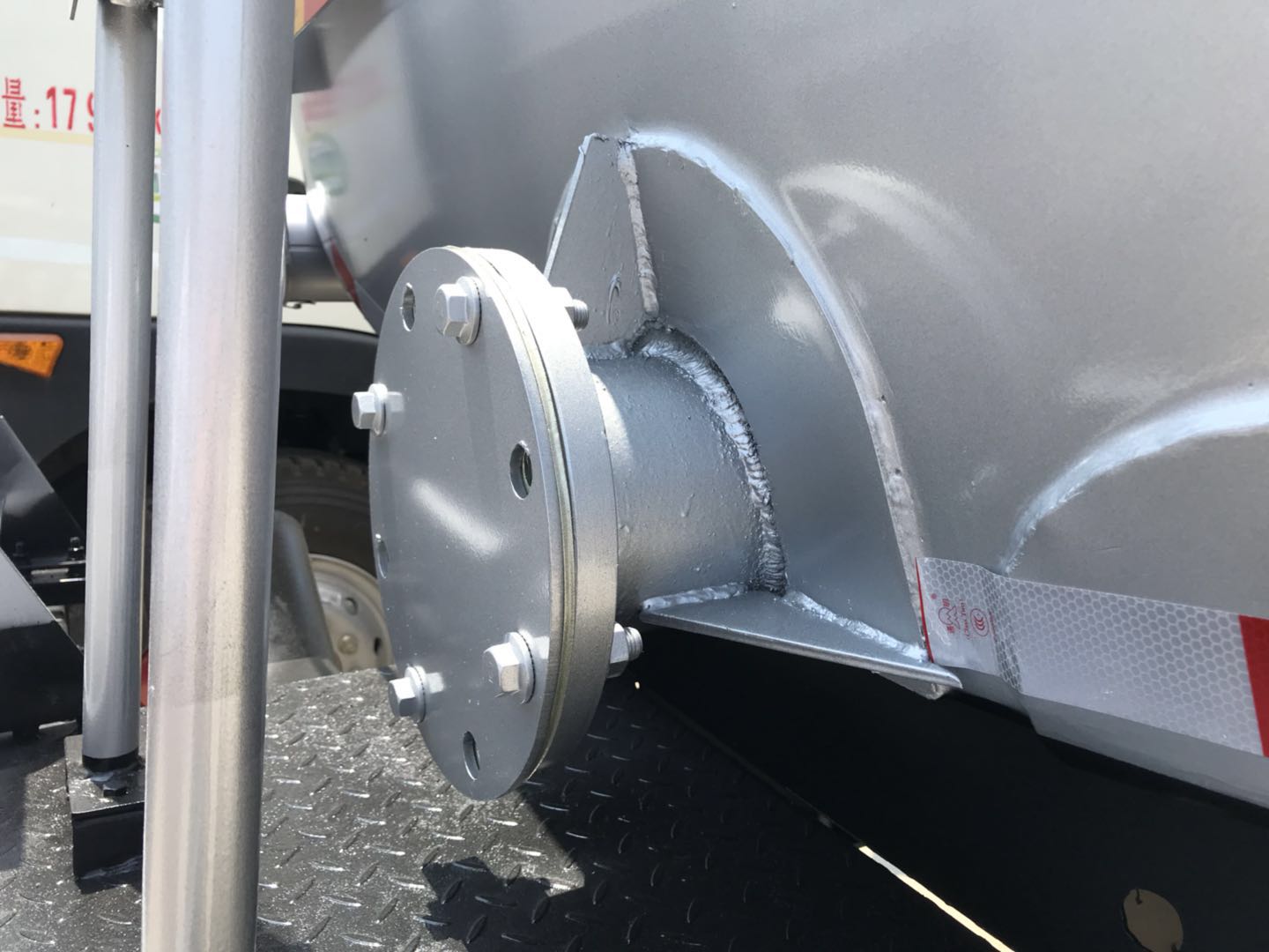 �������ǰ�ĺ�˹�Һ܇��β�������ڈDƬ