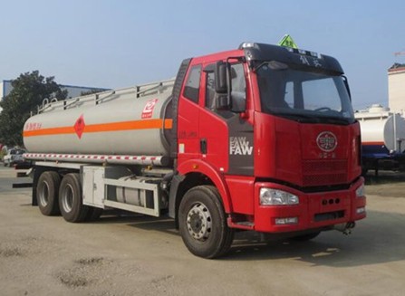 解放J6后雙橋油罐車圖片 解放J6后雙橋油罐車圖片