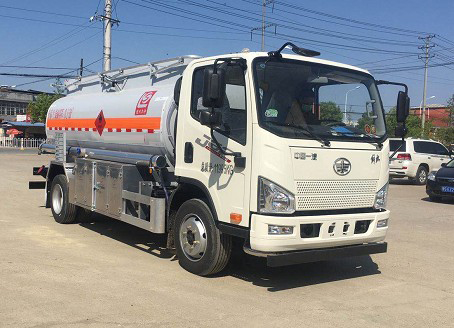 國(guó)六解放J6F油罐車圖片 國(guó)六解放J6F油罐車圖片