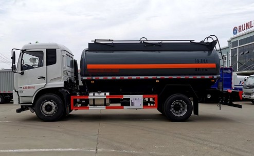 SCS5180GFWDFH型腐蝕性物品罐式運輸車圖片 SCS5180GFWDFH型腐蝕性物品罐式運輸車圖片