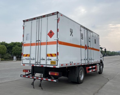 ��(gu��)��6.8�׸���W���W�R��3���ȼҺ�w��ʽ�\(y��n)ݔ܇