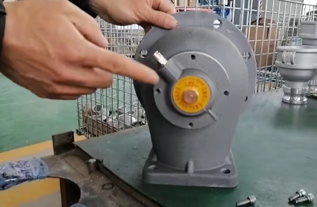 �͹�܇�����y���Q��ײ������