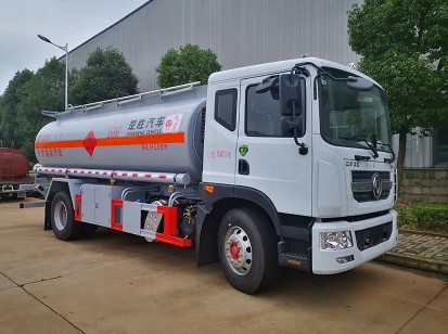 國(guó)六12噸東風(fēng)多利卡D9油罐車多方位圖片 國(guó)六12噸東風(fēng)多利卡D9油罐車多方位圖片