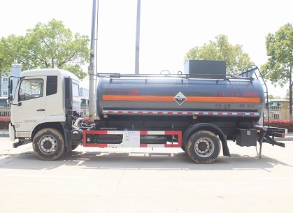 國六東風(fēng)天錦化工車圖片 國六東風(fēng)天錦化工車圖片