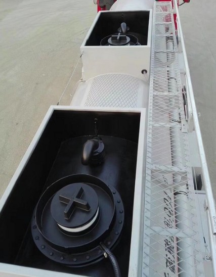 解放龍V小三軸前四后四SLS5253GFWC5V型腐蝕性物品罐式運(yùn)輸車 解放龍V小三軸前四后四SLS5253GFWC5V型腐蝕性物品罐式運(yùn)輸車