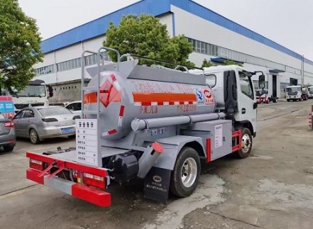 國六藍(lán)牌加油車多方位圖片 國六藍(lán)牌加油車多方位圖片