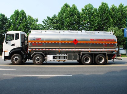 國(guó)六東風(fēng)天龍30方運(yùn)油車 國(guó)六東風(fēng)天龍30方運(yùn)油車