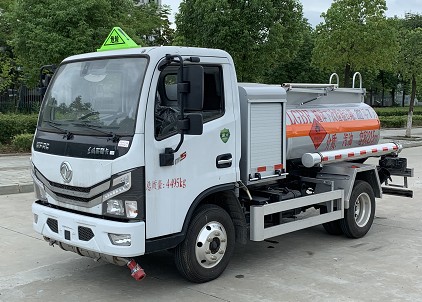 �����|�L(f��ng)�������{(l��n)�Ƽ���܇�෽λ�DƬ