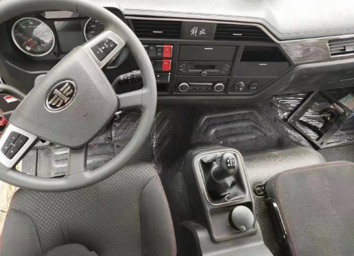 解放JK6前四后六26.6方鋁合金油罐車 解放JK6前四后六26.6方鋁合金油罐車