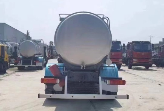 ����W��10��ʳƷ�����P��\ˮ܇