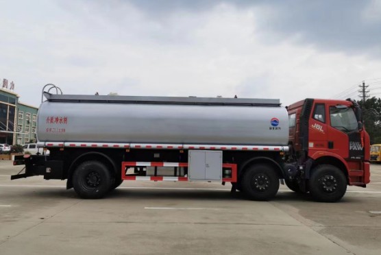 解放J6小三軸普通液體運輸車_潤知星牌SCS5255GPGCA6型普通液體運輸車 解放J6小三軸普通液體運輸車_潤知星牌SCS5255GPGCA6型普通液體運輸車