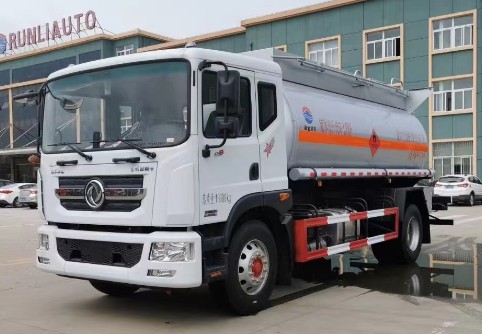 東風(fēng)多利卡D9單橋13.2方易燃液體罐式運(yùn)輸車_潤(rùn)知星牌SCS5180GRYEQ6型易燃液體罐式運(yùn)輸車 東風(fēng)多利卡D9單橋13.2方易燃液體罐式運(yùn)輸車_潤(rùn)知星牌SCS5180GRYEQ6型易燃液體罐式運(yùn)輸車