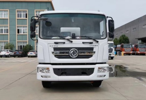 東風(fēng)多利卡D9單橋13.2方易燃液體罐式運(yùn)輸車_潤(rùn)知星牌SCS5180GRYEQ6型易燃液體罐式運(yùn)輸車 東風(fēng)多利卡D9單橋13.2方易燃液體罐式運(yùn)輸車_潤(rùn)知星牌SCS5180GRYEQ6型易燃液體罐式運(yùn)輸車