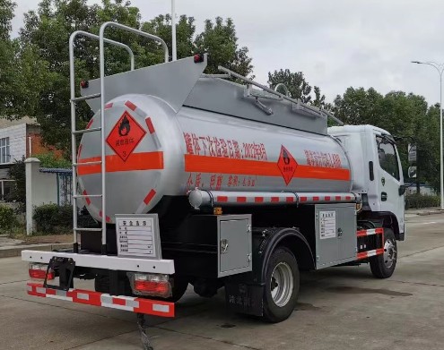 東風(fēng)小多利卡4.6方易燃液體罐式運(yùn)輸車_潤知星牌SCS5070GRYEQ6型易燃液體罐式運(yùn)輸車 東風(fēng)小多利卡4.6方易燃液體罐式運(yùn)輸車_潤知星牌SCS5070GRYEQ6型易燃液體罐式運(yùn)輸車