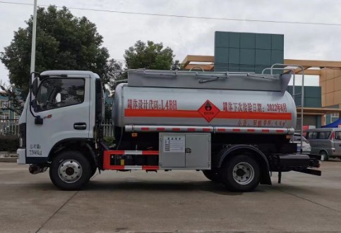 東風(fēng)小多利卡4.6方易燃液體罐式運(yùn)輸車_潤知星牌SCS5070GRYEQ6型易燃液體罐式運(yùn)輸車 東風(fēng)小多利卡4.6方易燃液體罐式運(yùn)輸車_潤知星牌SCS5070GRYEQ6型易燃液體罐式運(yùn)輸車