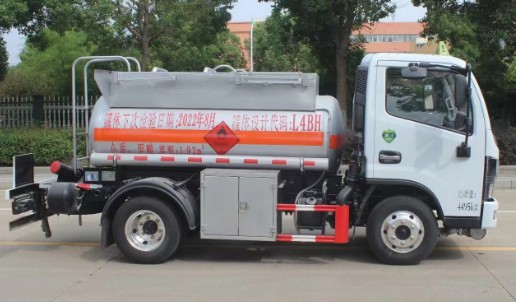 東風多利卡1.92方藍牌易燃液體罐式運輸車_潤知星牌SCS5041GRYEQ6型易燃液體罐式運輸車 東風多利卡1.92方藍牌易燃液體罐式運輸車_潤知星牌SCS5041GRYEQ6型易燃液體罐式運輸車